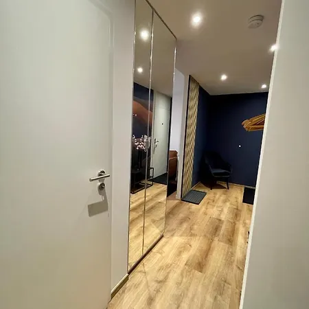 Lucian Near Frankfurt * 奥芬巴赫