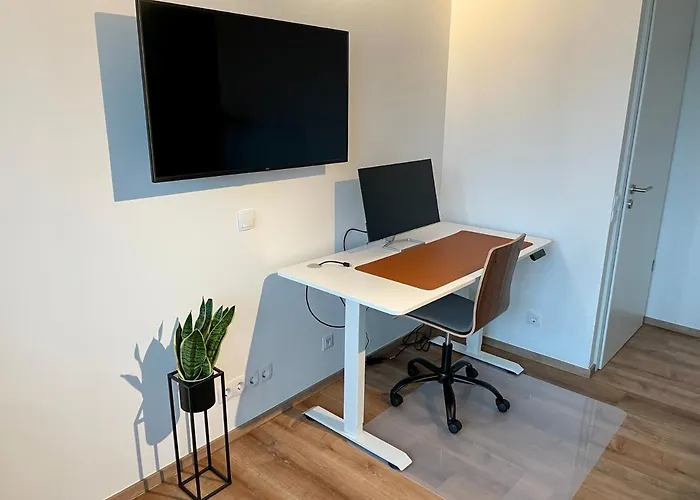 Lucian Near Frankfurt Apartman