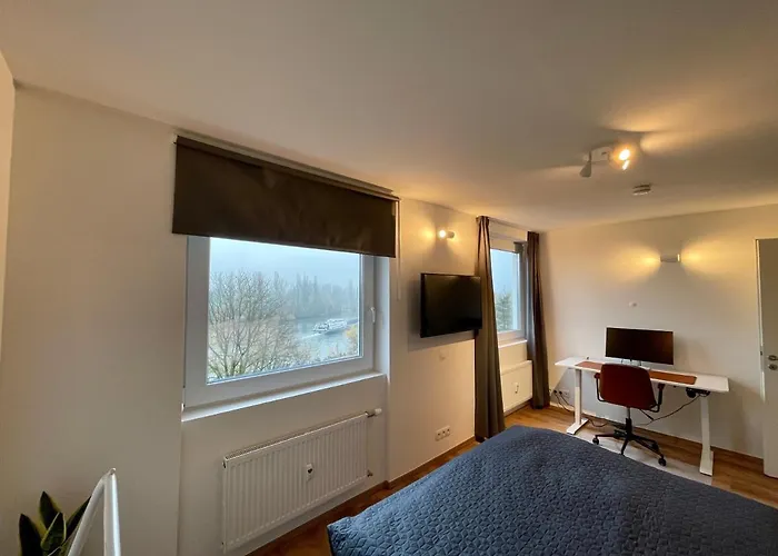 Lucian Near Frankfurt Apartman